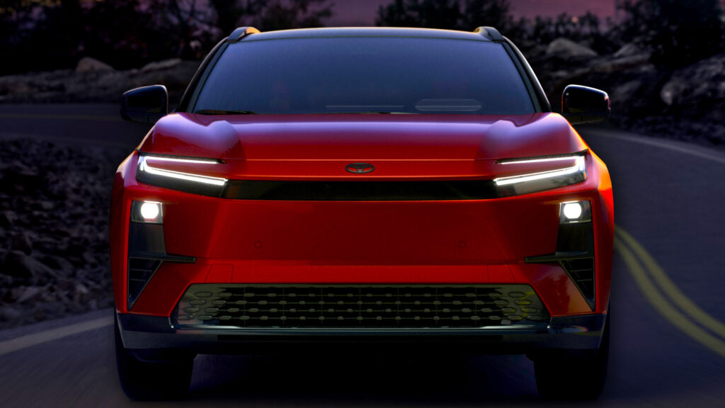 عودة تويوتا C-HR بقوة