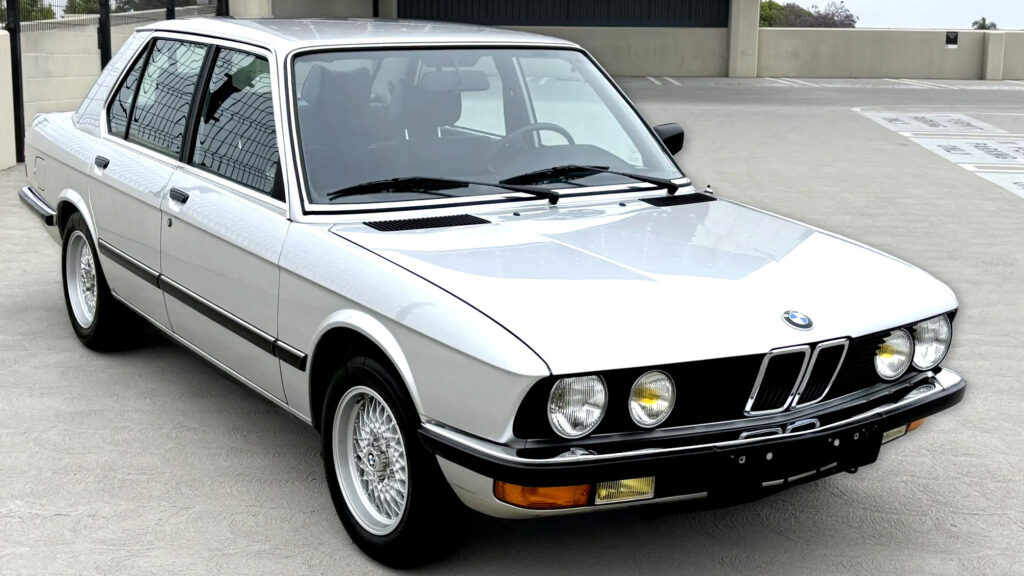 عودة أيقونة BMW الكلاسيكية